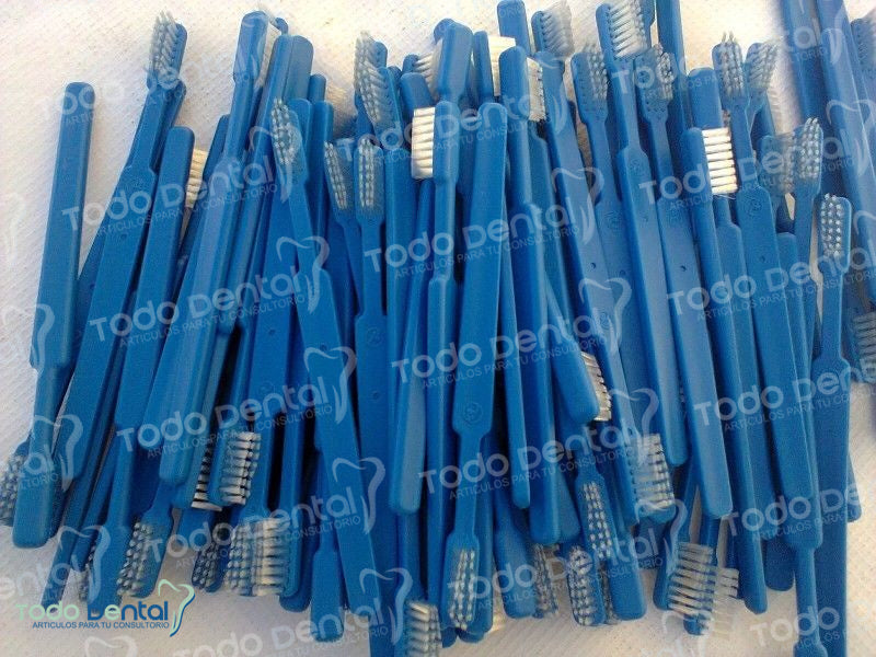 Cepillos dentales econ. Adulto